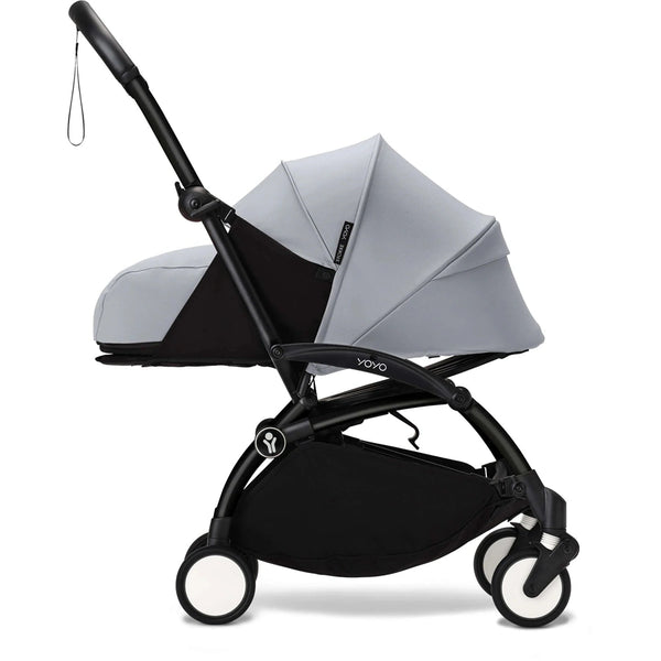 عربة أطفال Stokke YOYO³ 0+ - إطار أسود مع حقيبة للأطفال حديثي الولادة 0+