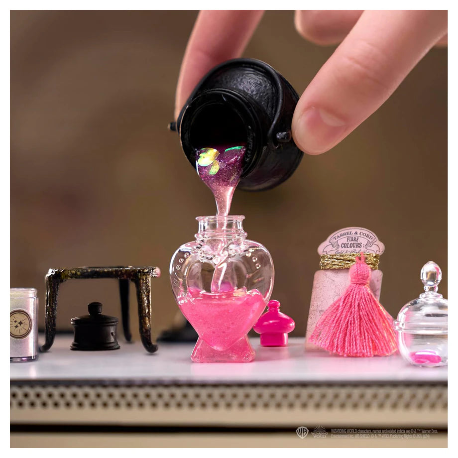 MGA's Miniverse Make It Mini Harry Potter Potions Mini Set 8 Pieces (Assorted)