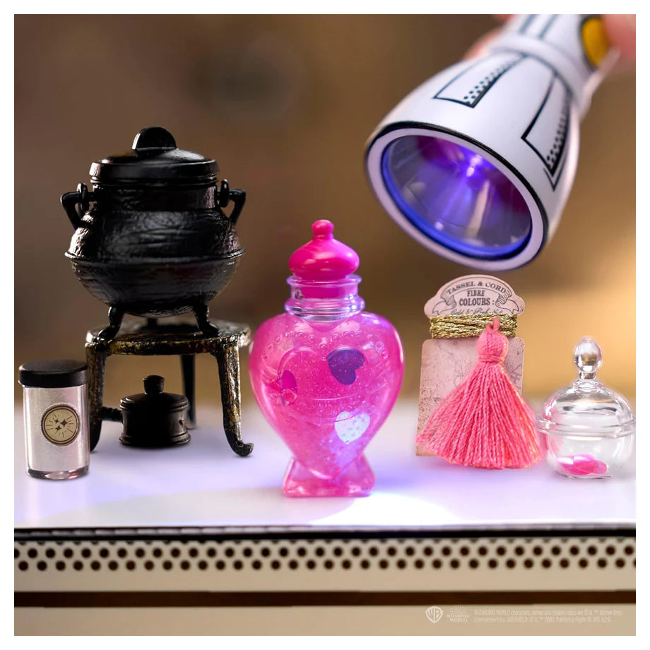 MGA's Miniverse Make It Mini Harry Potter Potions Mini Set 8 Pieces (Assorted)
