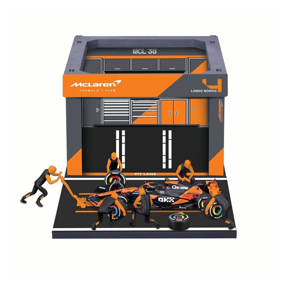Bburago McLaren Formula Racing 2024 McLaren MCL38 #4 Lando Norris Formula Team Pit Pass Diorama Playset (1:43, Orange/Black)