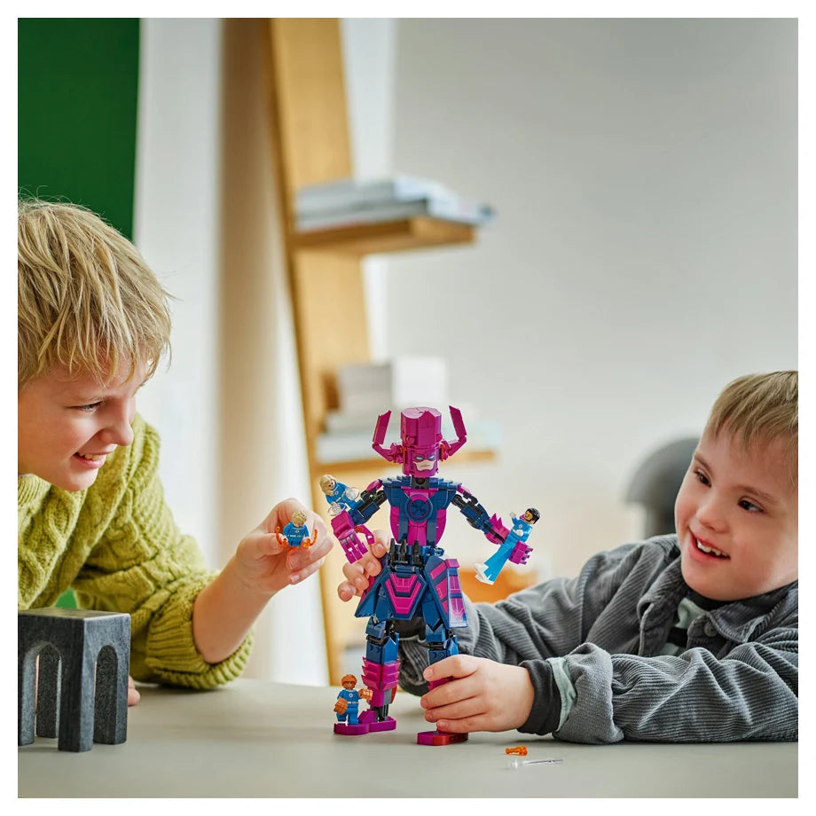 LEGO Marvel Fantastic Four vs Galactus 76316 (427 Pieces)