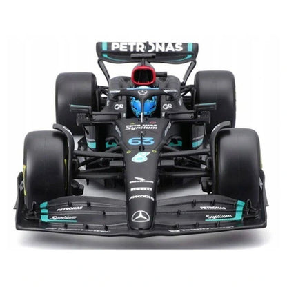 Bburago Mercedes-AMG F1 W14 Set (Hamilton & Russell, 1:24, 2 Cars)
