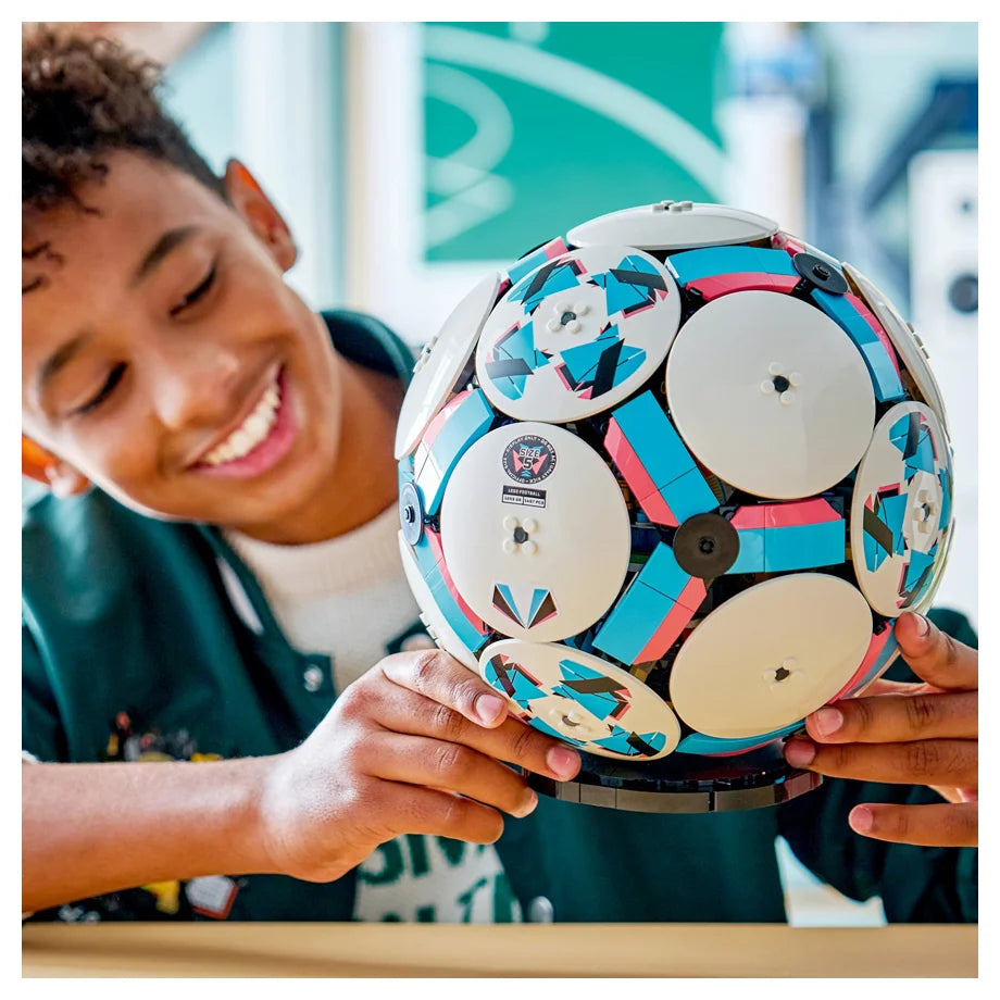 LEGO Editions Soccer Ball 43019 (1498 Pieces)