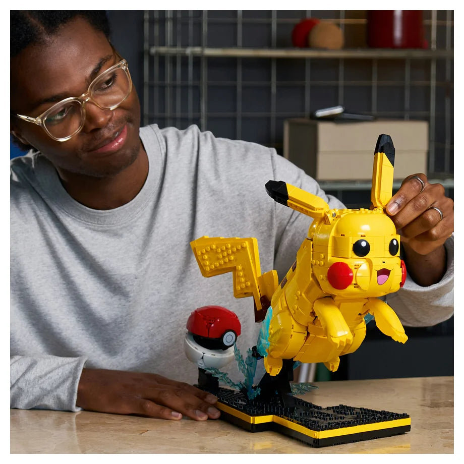 LEGO Pokémon Pikachu & Poké Ball 72152 Building Set (2050 Pieces)