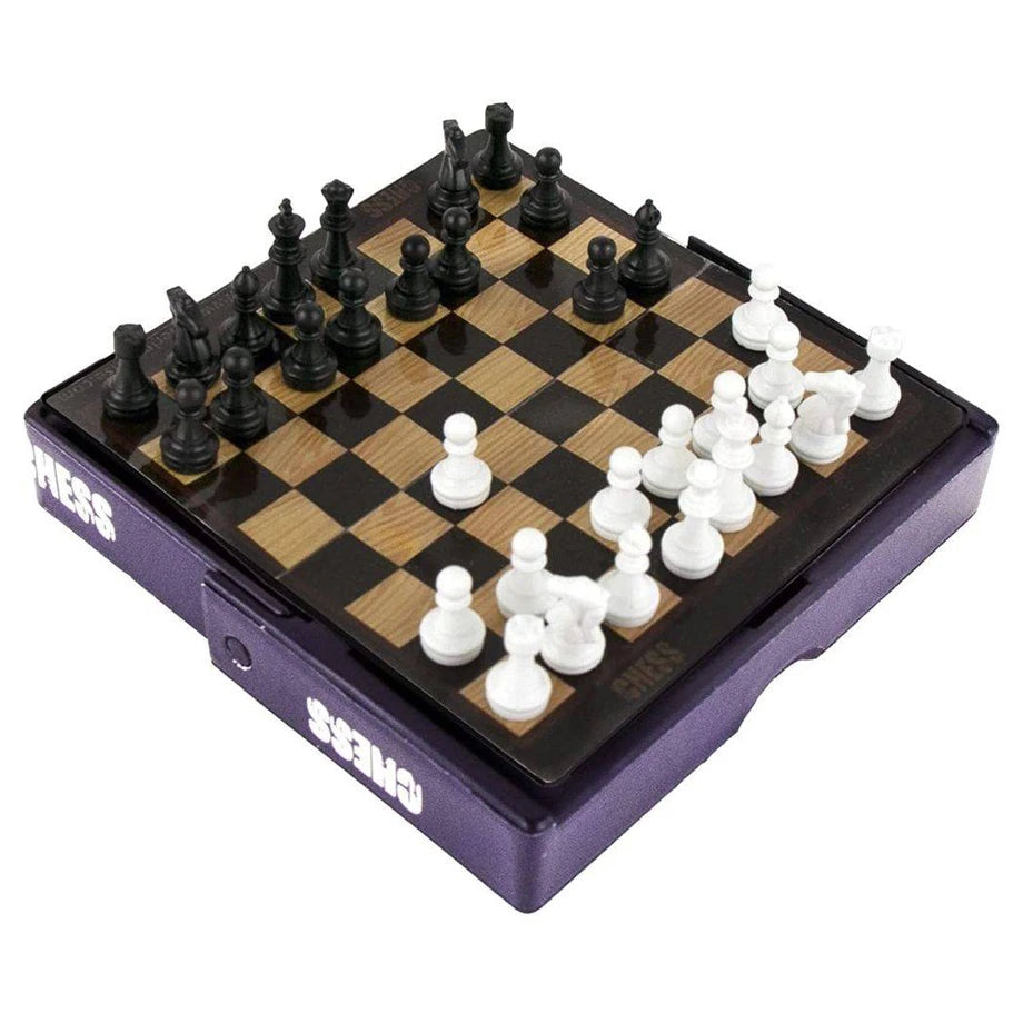 World’s Smallest Chess Game