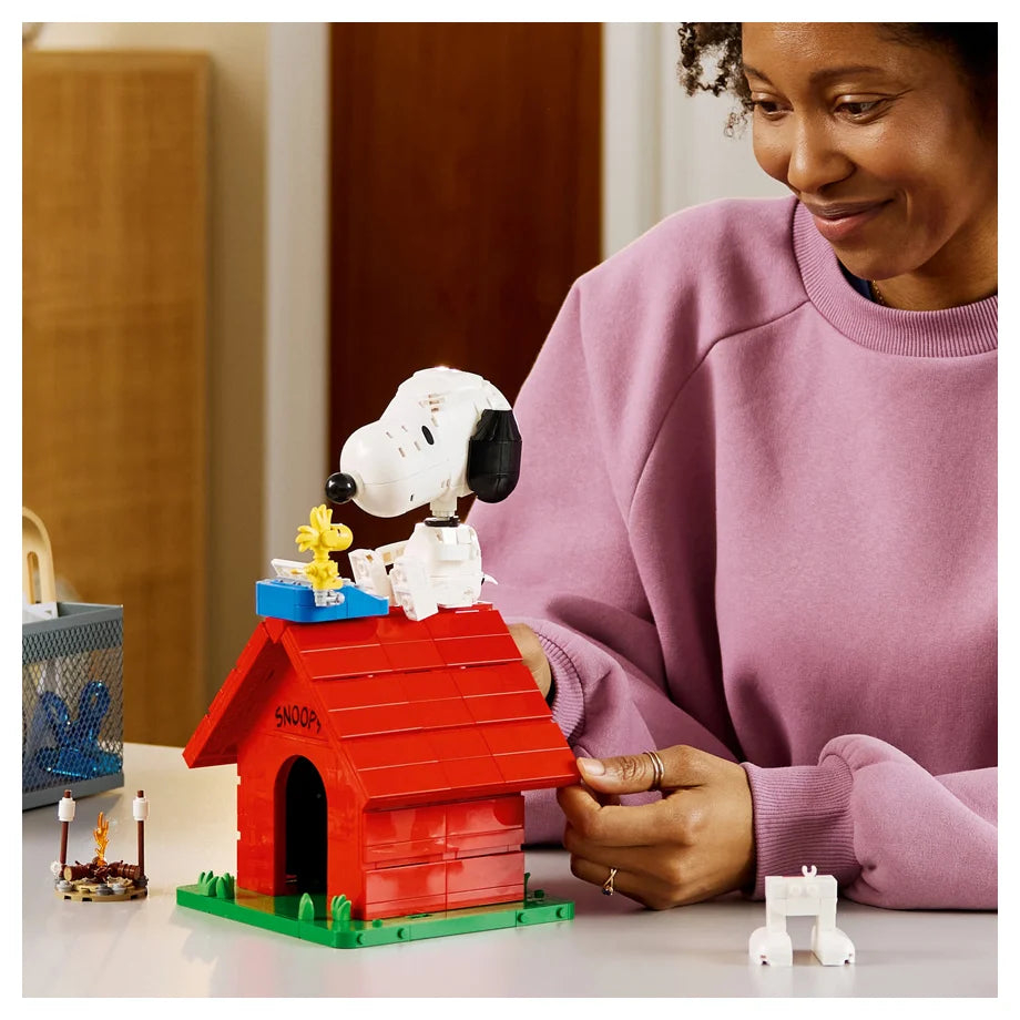 LEGO Ideas Peanuts: Snoopy’s Doghouse Building Toy Set 21368 (428 Pieces)