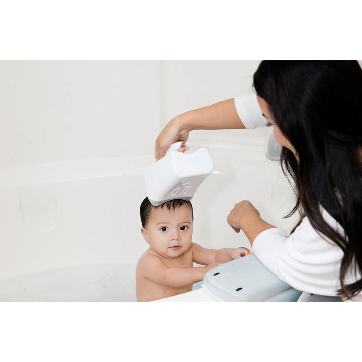 Ubbi Hair Rinse Cup (White)