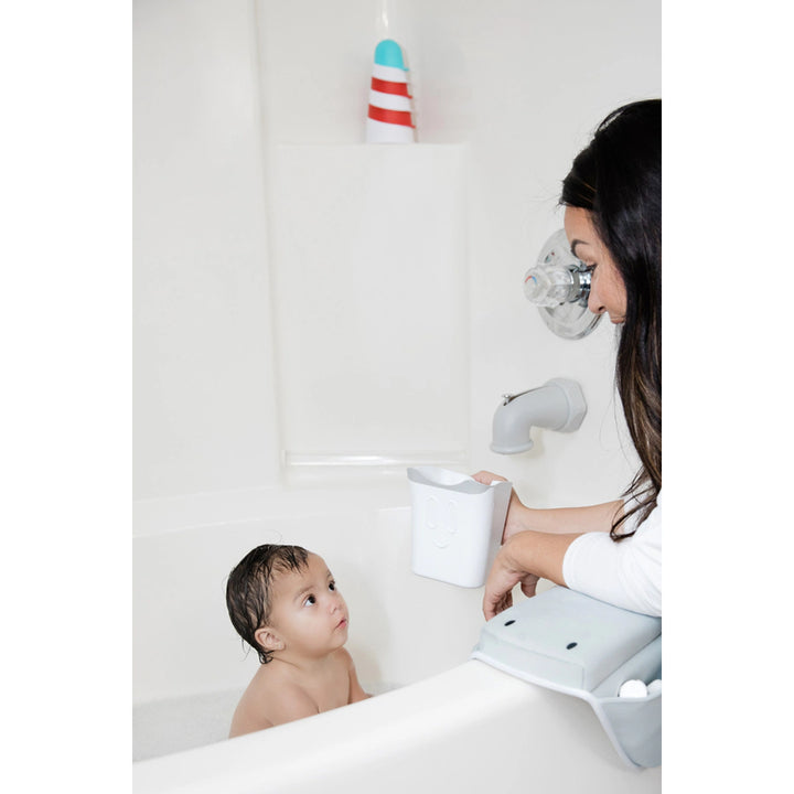 Ubbi Hair Rinse Cup (White)