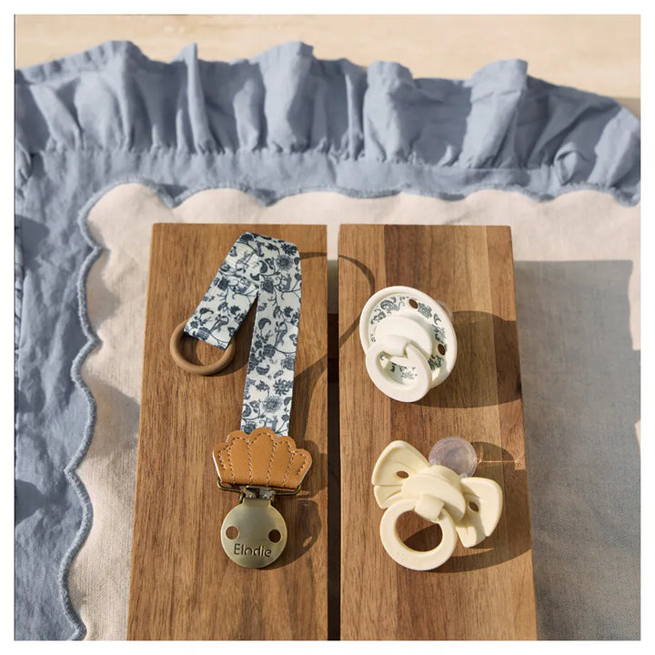 Elodie Details Pacifier Clip (Garden Leo Toile)
