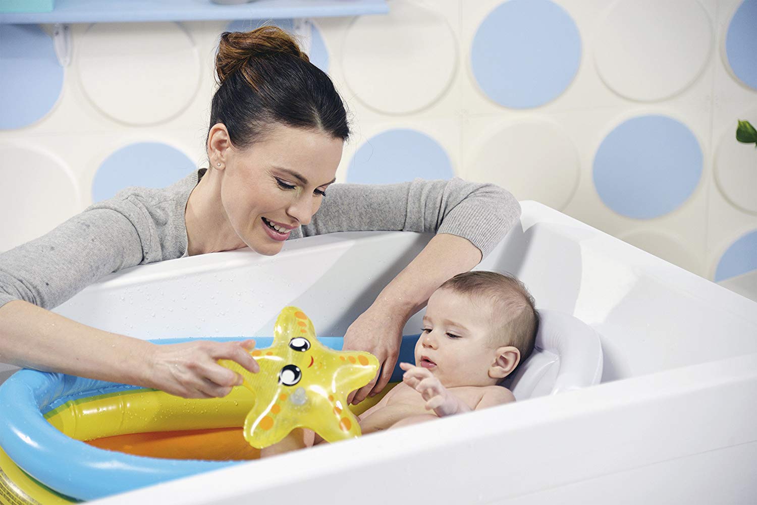 Squeaky Clean Inflatable Baby Bath (30" x 19" x 13"/76cm x 48cm x33cm)